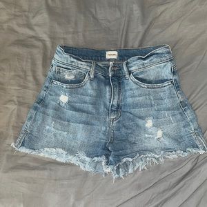 Trendy Daisy Duke Shorts 💖